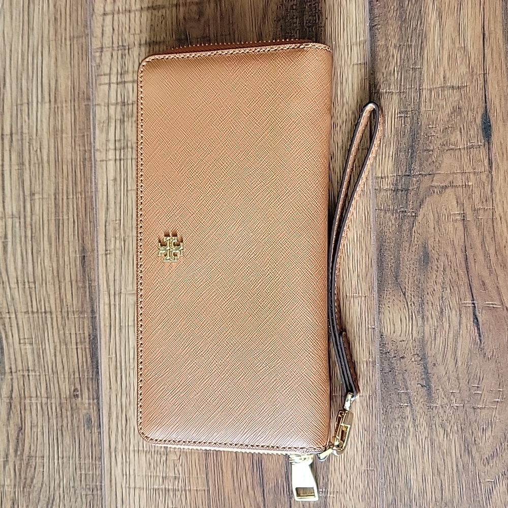 Tory Burch set - Picture 3 of 11